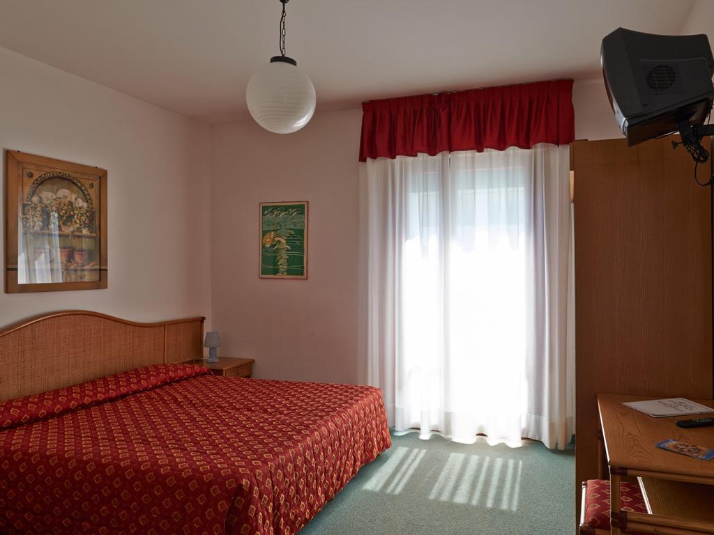 Hotel Capitol ليدو دي يسولو المظهر الخارجي الصورة