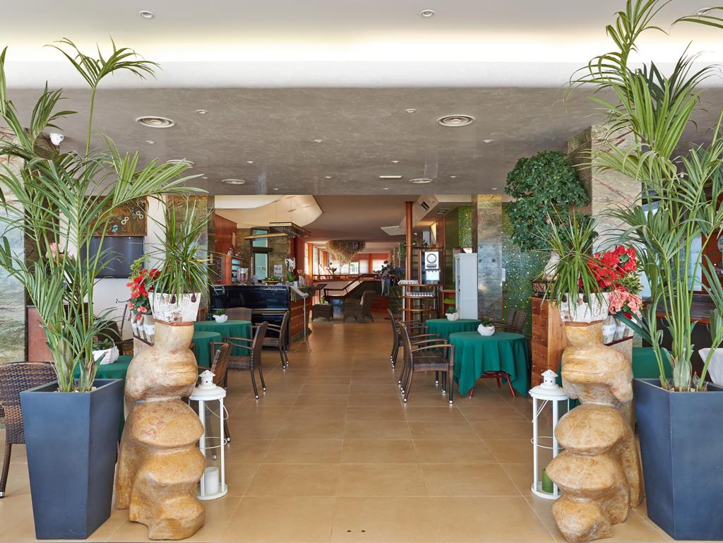 Hotel Capitol ليدو دي يسولو المظهر الخارجي الصورة